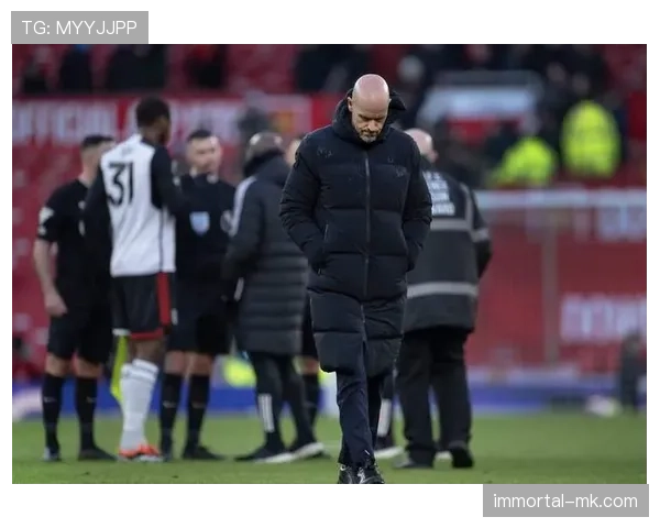 曼联防守体系漏洞频出对球队稳定性造成考验 曼联防守体系漏洞频出对球队稳定性造成考验